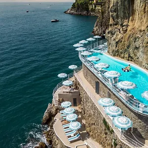 https://miramalfi.hotels-amalfi.com