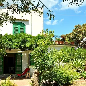 https://seafront-apartments-gardenhouse.sicilyhotelsitaly.net